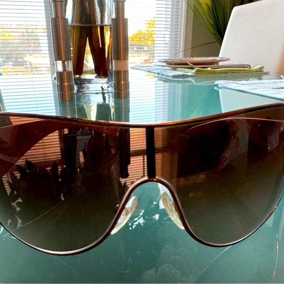 Prada Aviator Sunglasses in Hard Case - Picture 1 of 10